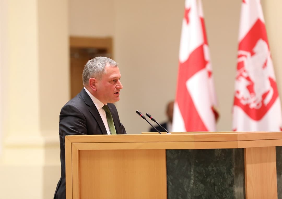 არმაზ ახვლედიანი – იქნებ მოვახერხოთ შეთანხმება იმაზე, რომ ჩვენი სასაუბრო ენიდან ამოვიღოთ სიტყვები: მტერი და მოღალატე