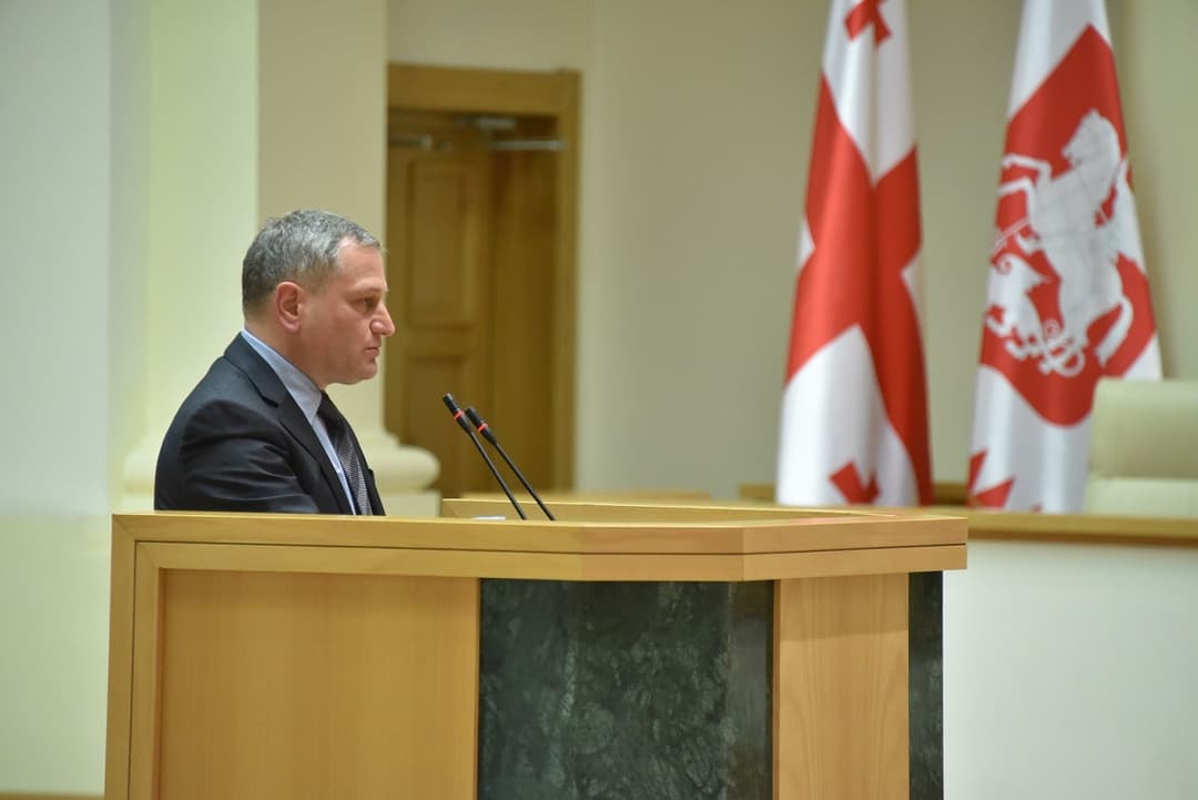 არმაზ ახვლედიანი – თქვენ ვერაფრით მოახერხეთ, რომ ოდნავ მაინც აგეთვისებინათ სხვისი გათვალისწინების კულტურა