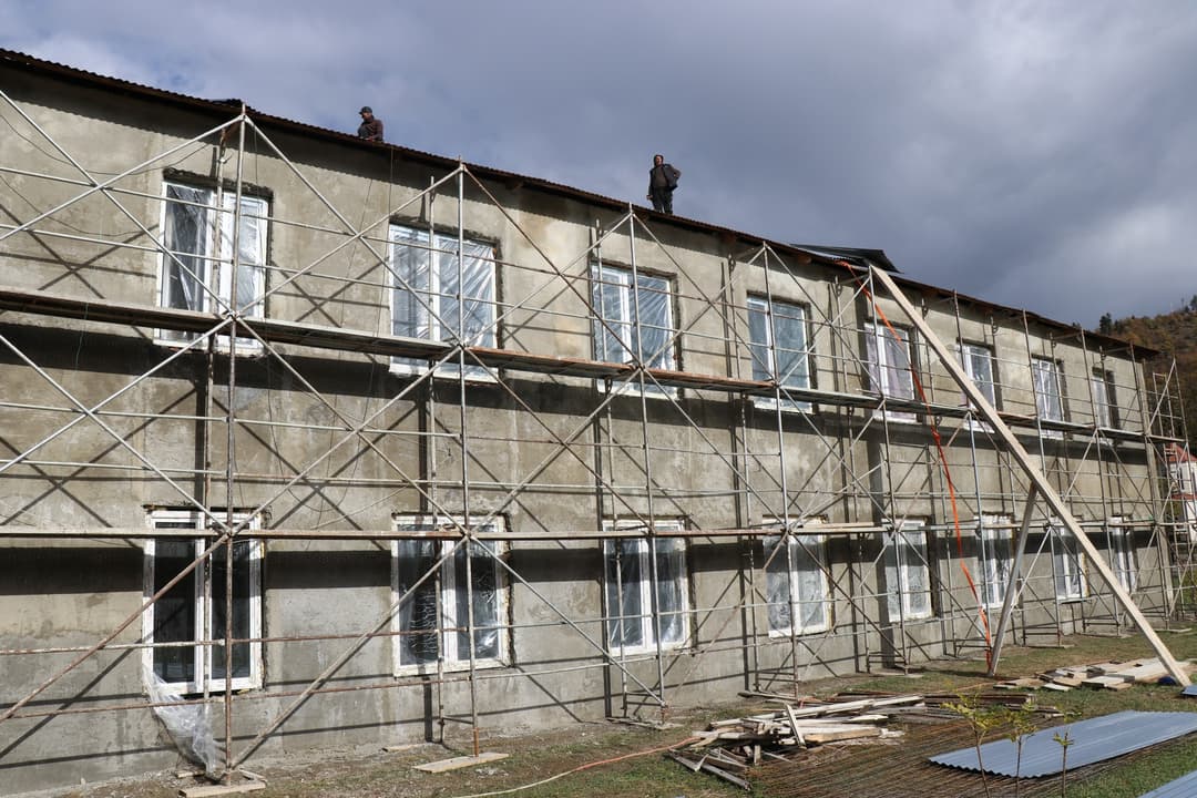 ახალდაბაში საბავშვო ბაღის შენობის რეაბილიტაცია მიმდინარეობს