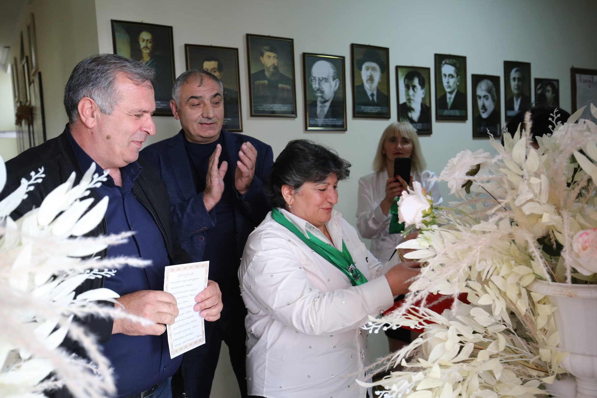 Frontnews image description