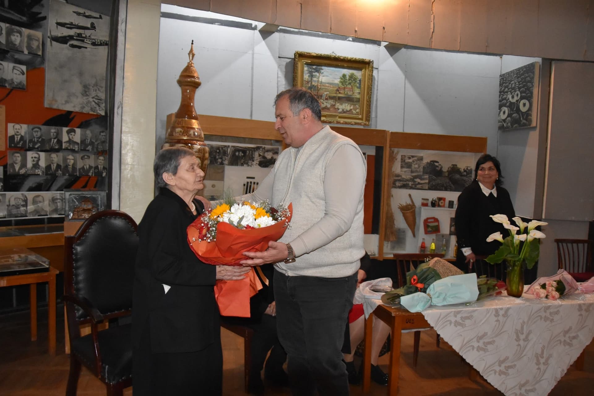 Frontnews image description