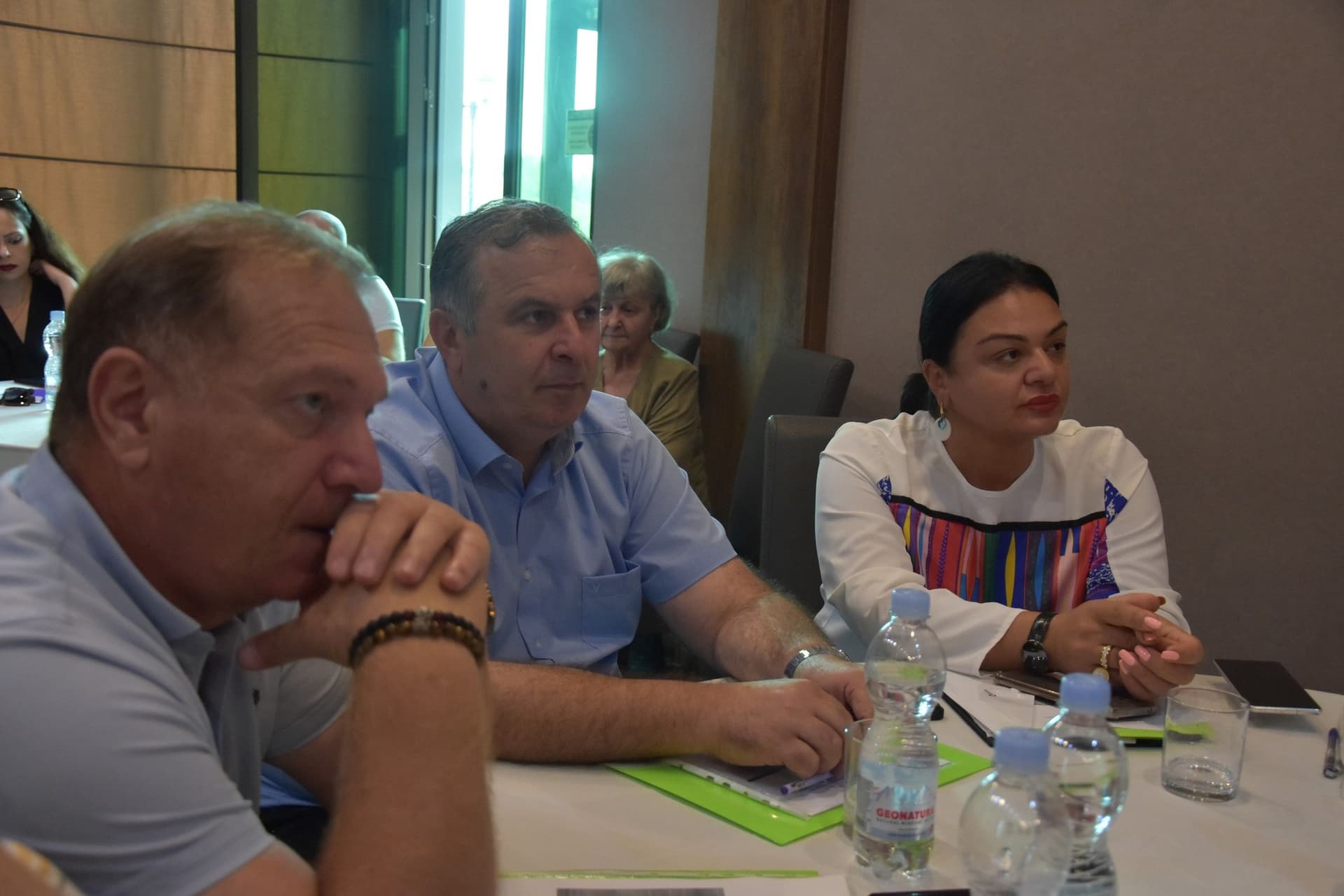 Frontnews image description