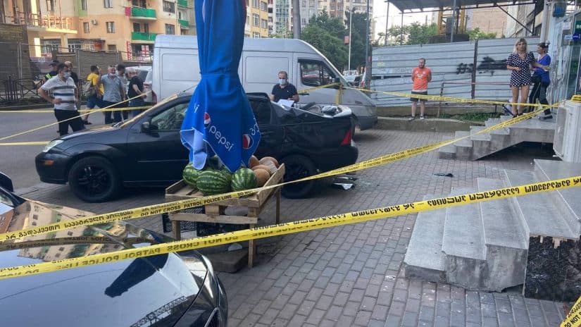 ბათუმში 51 წლის ქალი მე-13 სართულიდან გადმოვარდა