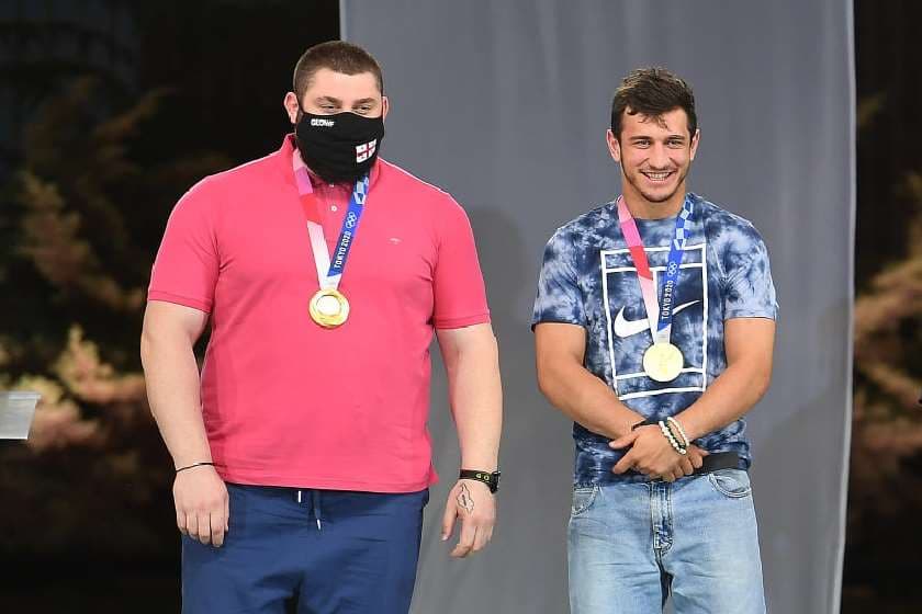 Frontnews image description