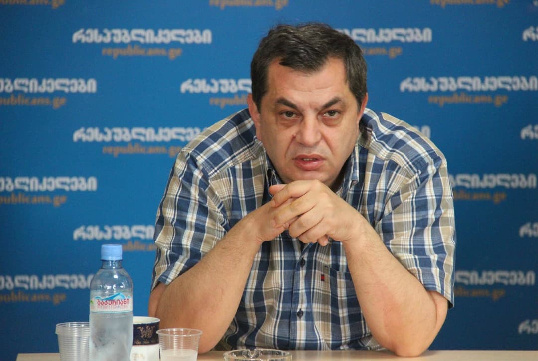 დავით ბერძენიშვილი – ესენი არიან  საბჭოთა კავშირის ბოლო მოჰიკანები ქვეყანაში, უდიპლომობა კი არ არის პრობლემა, უწიგნურობაა პრობლემა