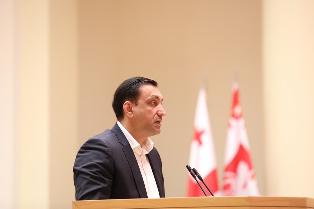 ლევან ბეჟაშვილი – როგორც ჩანს, ოხანაშვილს ივანიშვილი უფასებს რუსულ კანონთან დაკავშირებულ “გმირობას”