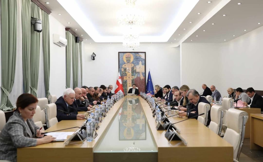 28 ნოემბერს, “მინისტრის საათის“ ფარგლებში, პარლამენტი განათლებისა და მეცნიერების მინისტრს მოუსმენს