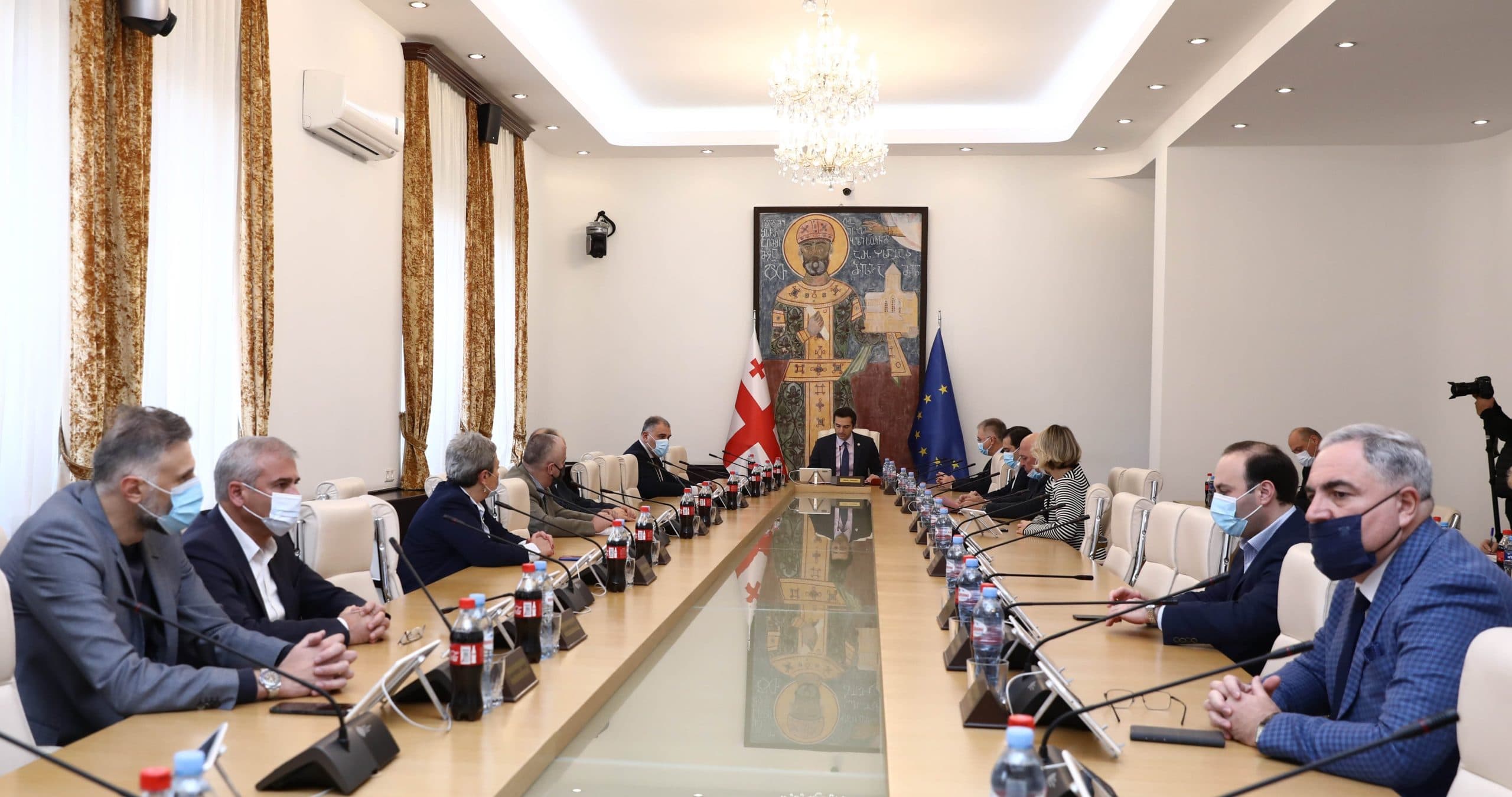 Frontnews image description