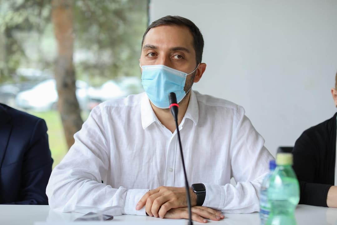 ბიძინა კულუმბეგოვი – დროა, ყველა ფუჭი ხარჯი გადამისამართდეს, რათა ადამიანების სიცოცხლე ვიხსნათ!