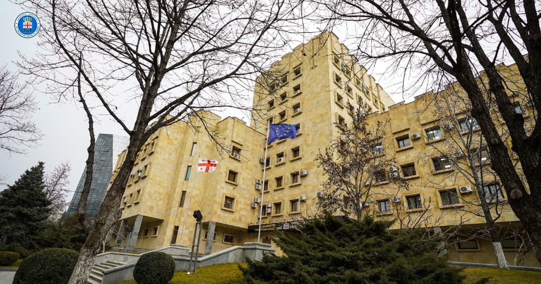 ყოფილი მეუღლის დამამძიმებელ გარემოებებში მკვლელობის ფაქტზე ბრალდებულს თავისუფლების 18 წლით აღკვეთა მიესაჯა