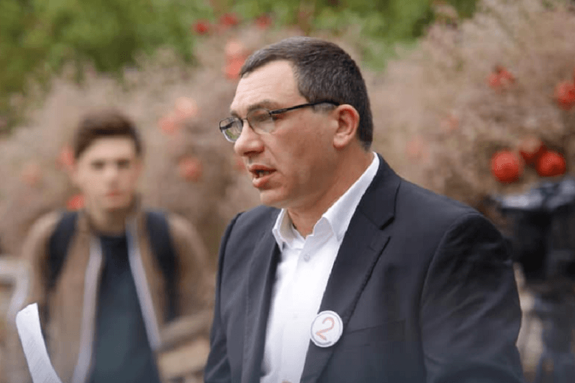 გიგა ბოკერია – ეს ნიშნავს იმას, რომ გაჩერებული საათი დღეში ორჯერ სწორ დროს აჩვენებს