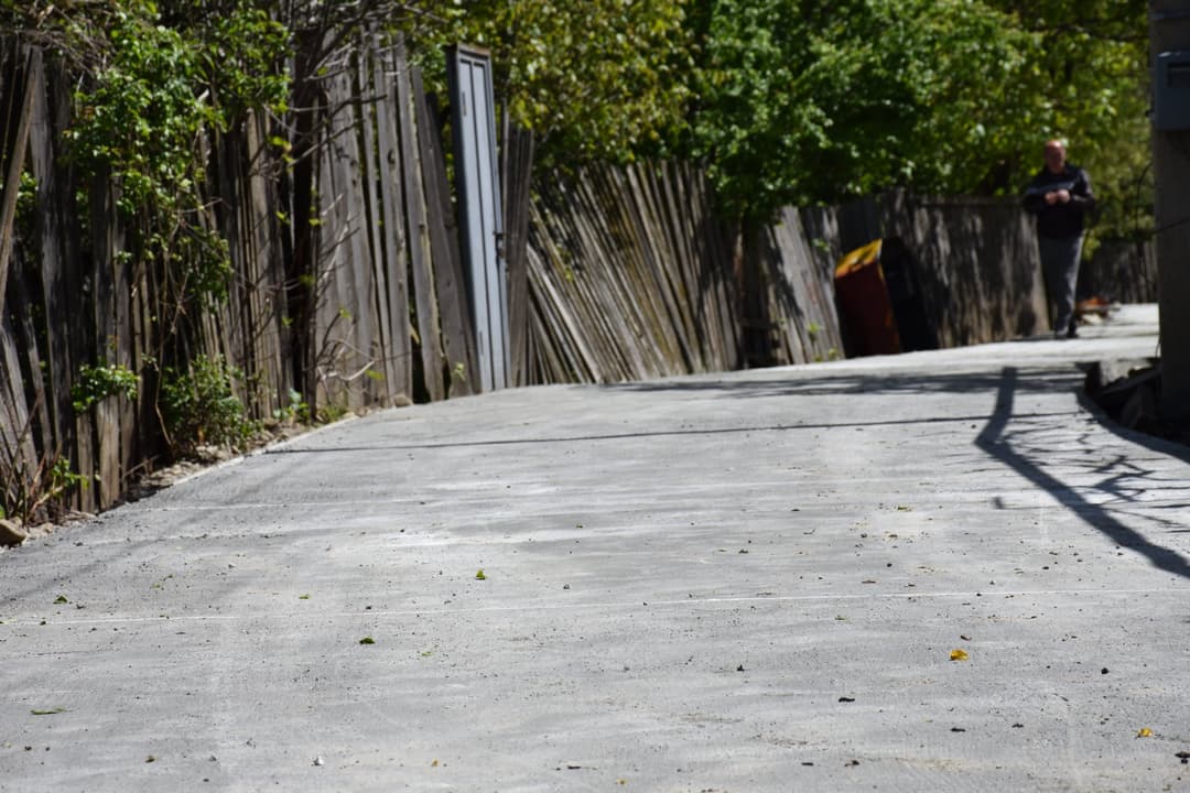 სოფელ ყვიბისში შიდა საუბნო გზის სარეაბილიტაციო სამუშაოები აქტიურად მიმდინარეობს