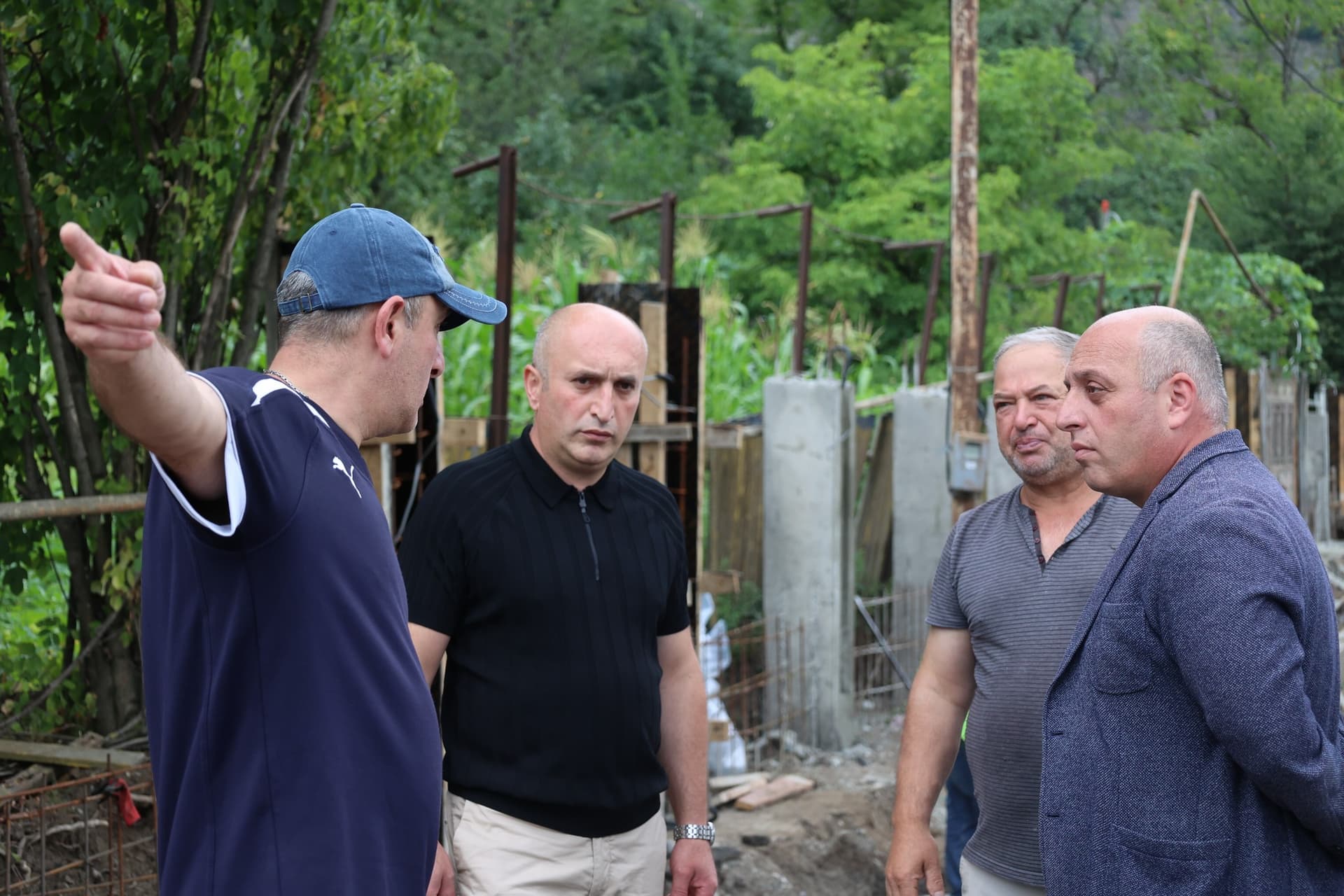 Frontnews image description