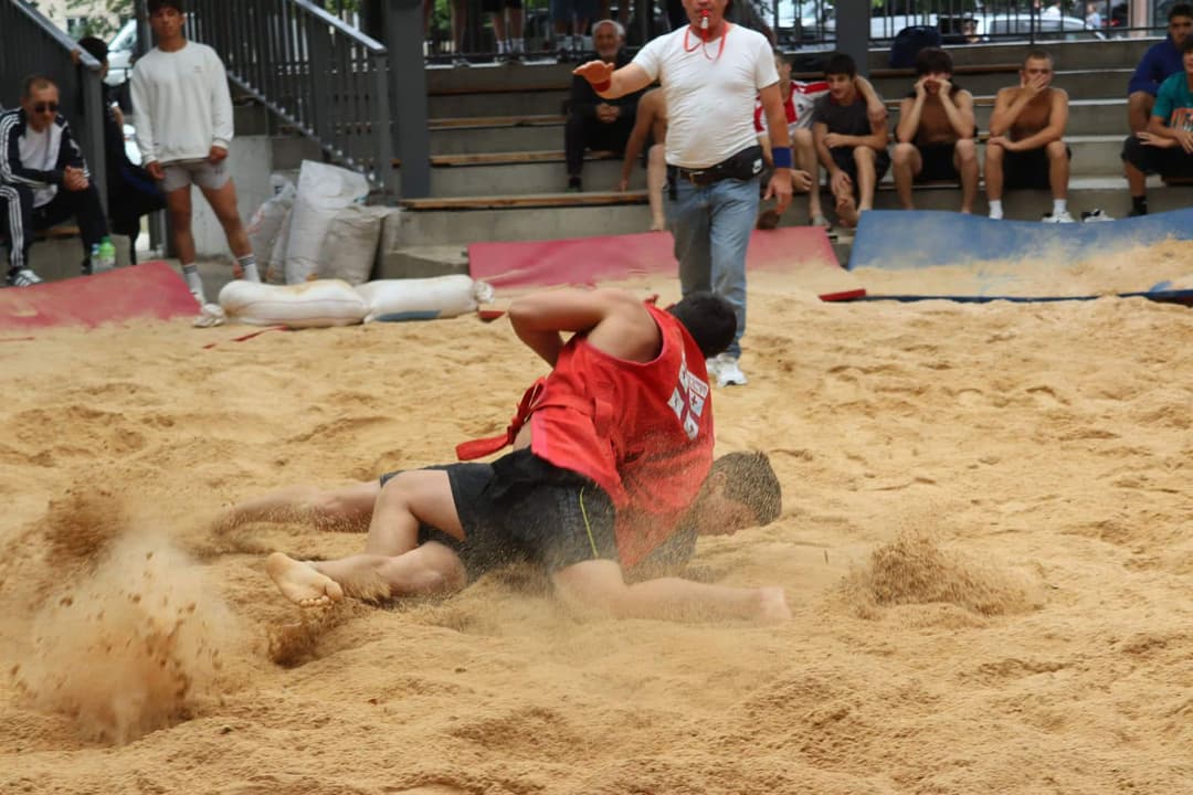 დაბა ახალდაბაში ქართულ ჭიდაობაში ოლეგ ლომიძის სახელობის ტურნირი გაიმართა