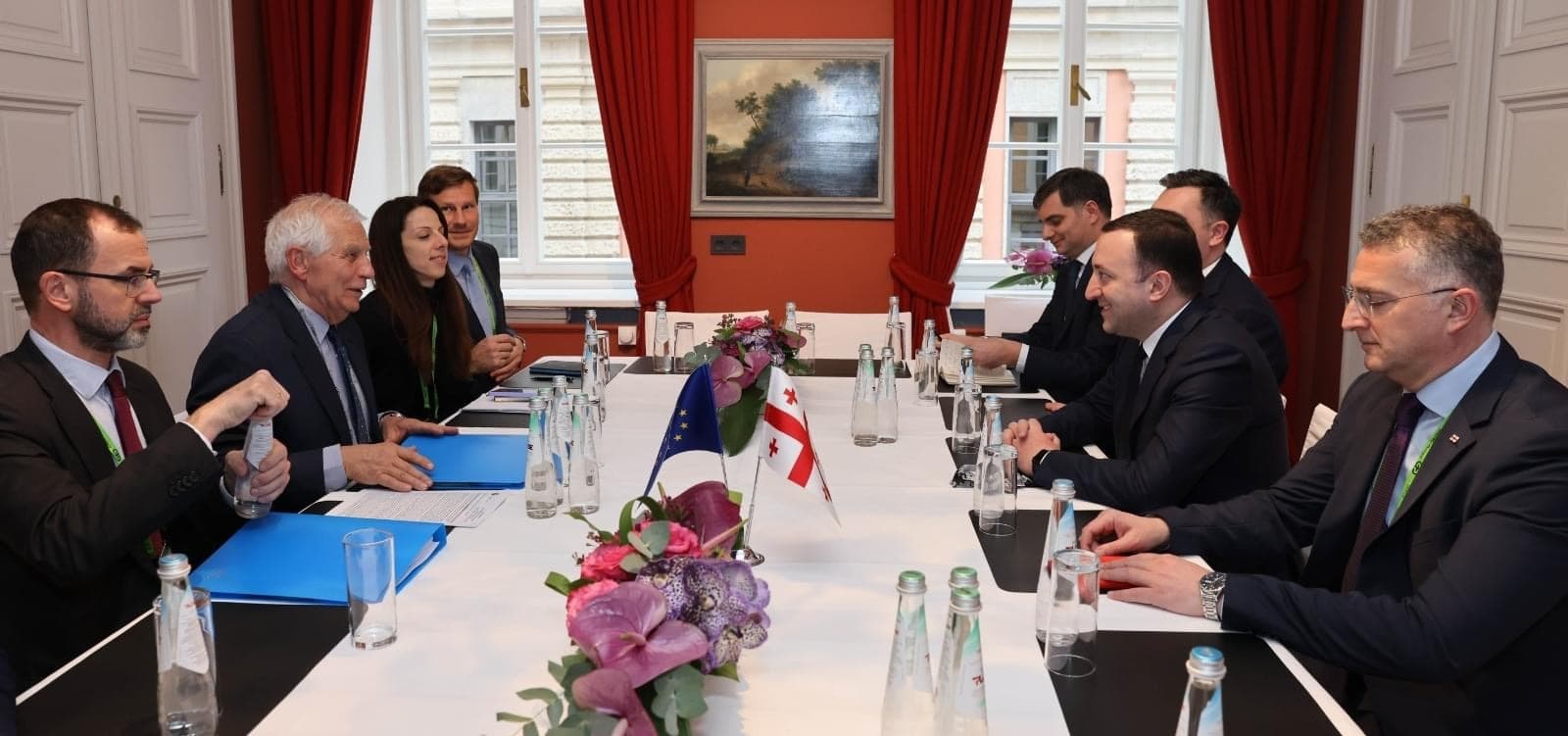 Frontnews image description