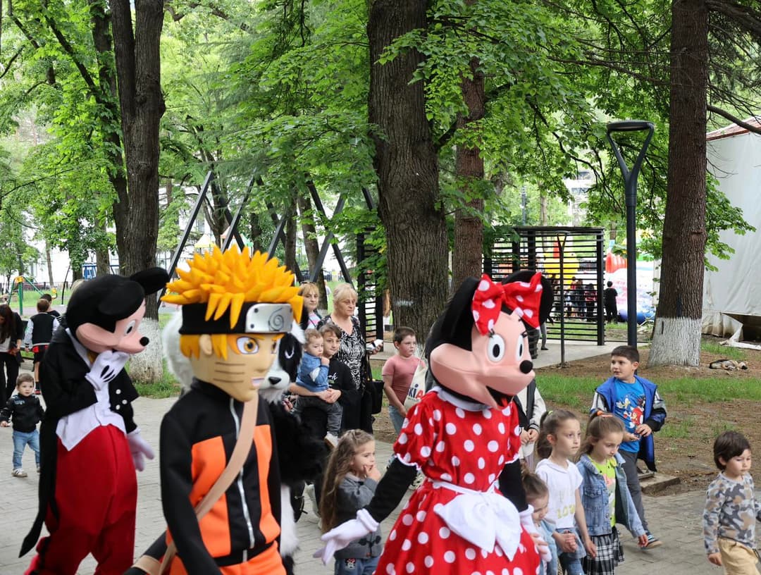 ბორჯომის მუნიციპალიტეტში ბავშვთა დაცვის საერთაშორისო დღე სხვადასხვა გასართობი შოუ პროგრამით აღინიშნა