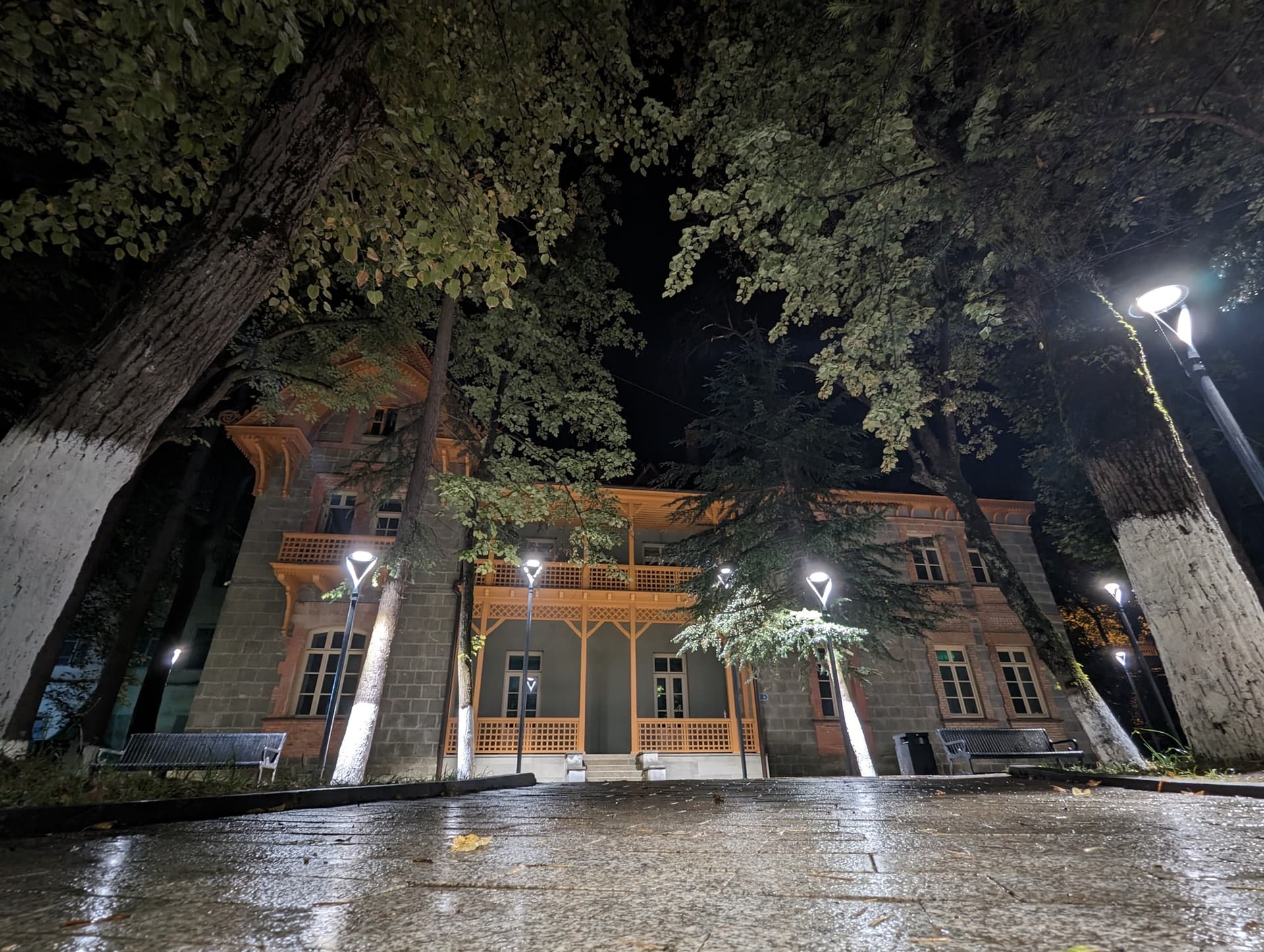 Frontnews image description