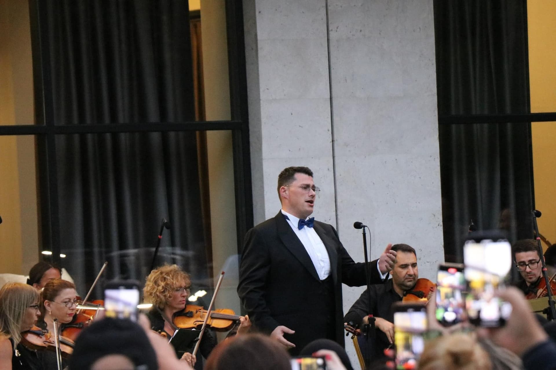 Frontnews image description