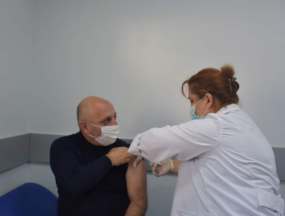 ბორჯომის მუნიციპალიტეტის ხელმძღვანელი პირები ვაქცინაციის პროცესში ჩაერთნენ