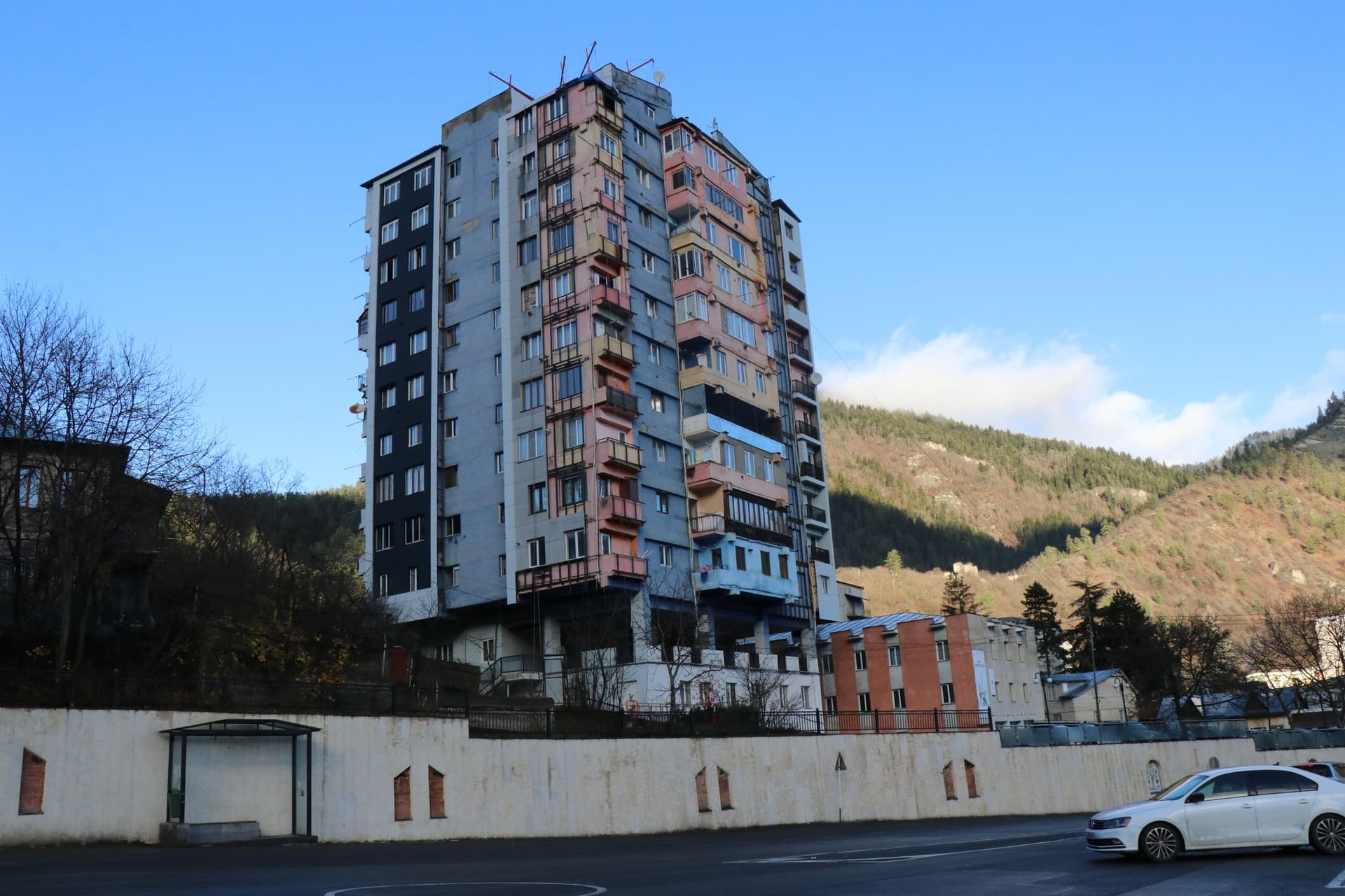 Frontnews image description