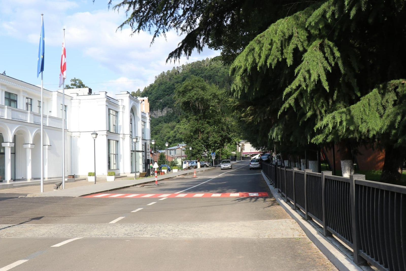 Frontnews image description