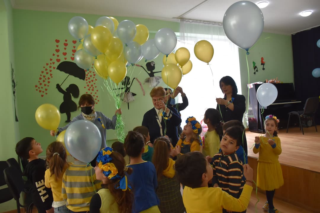 უკრაინის მოქალაქე, 5 წლის ილია სიმონენკო ბორჯომის მუნიციპალიტეტის N 4 საბავშვო ბაღში ჩაირიცხა