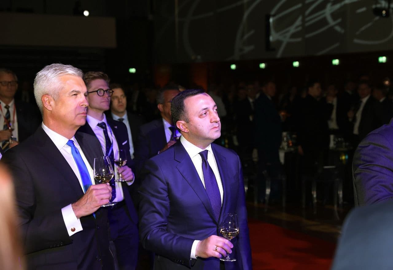 Frontnews image description