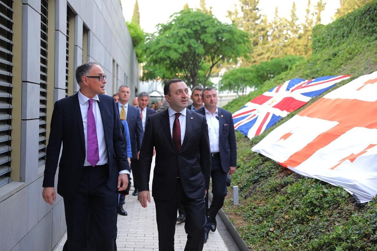 Frontnews image description