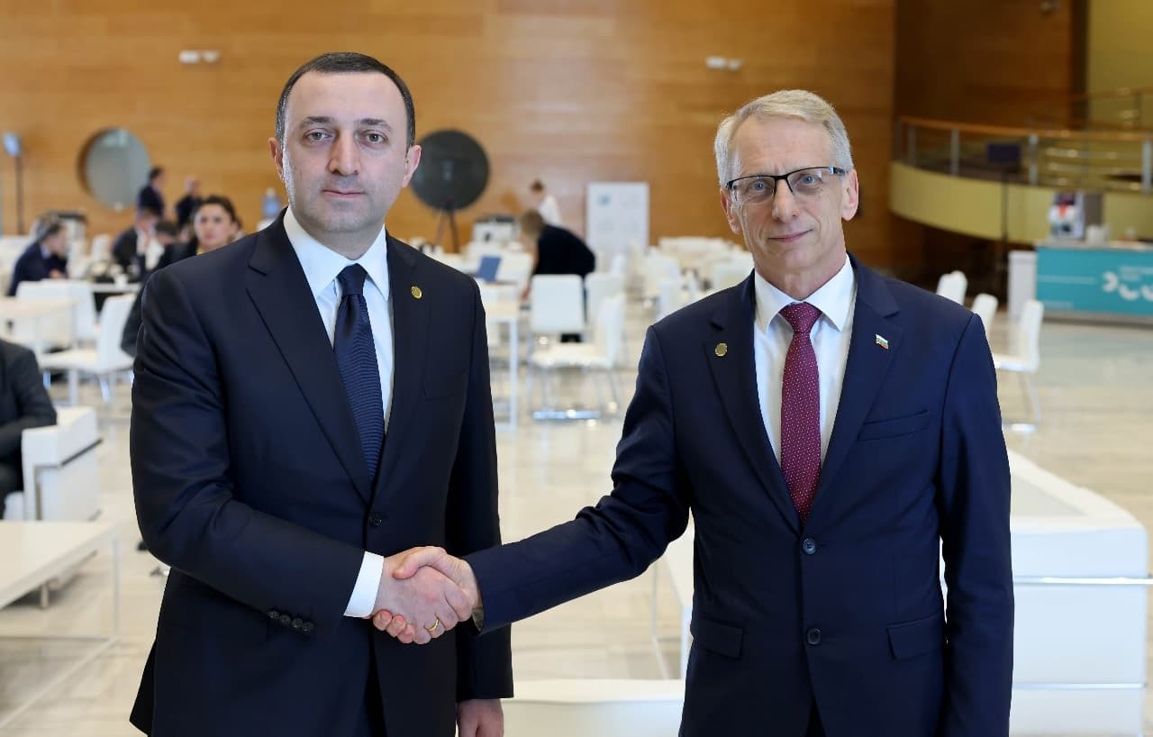 Frontnews image description