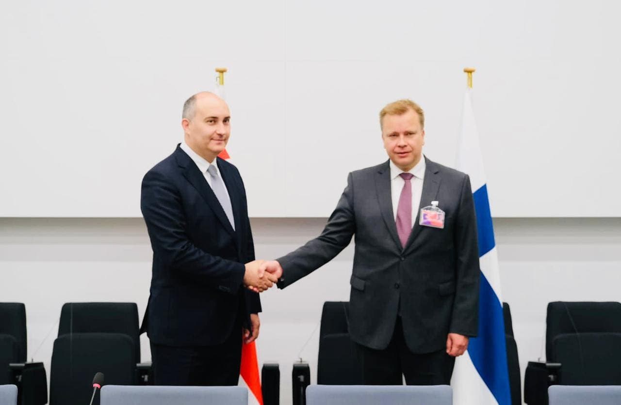 Frontnews image description