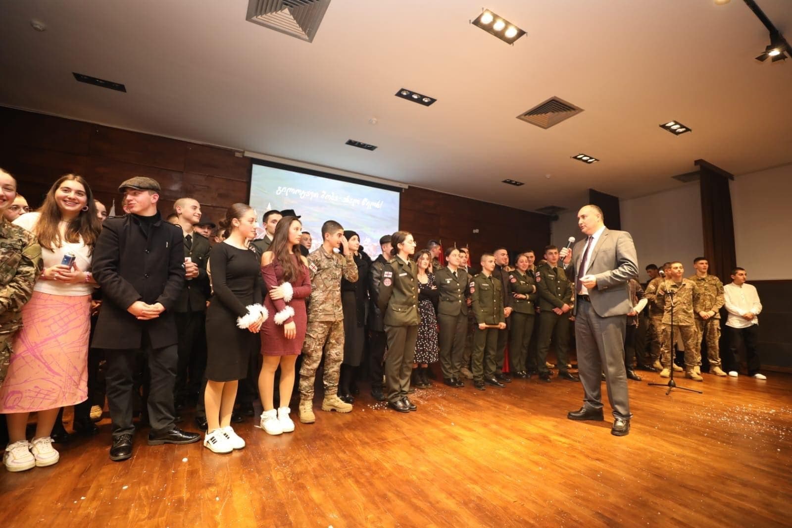 Frontnews image description