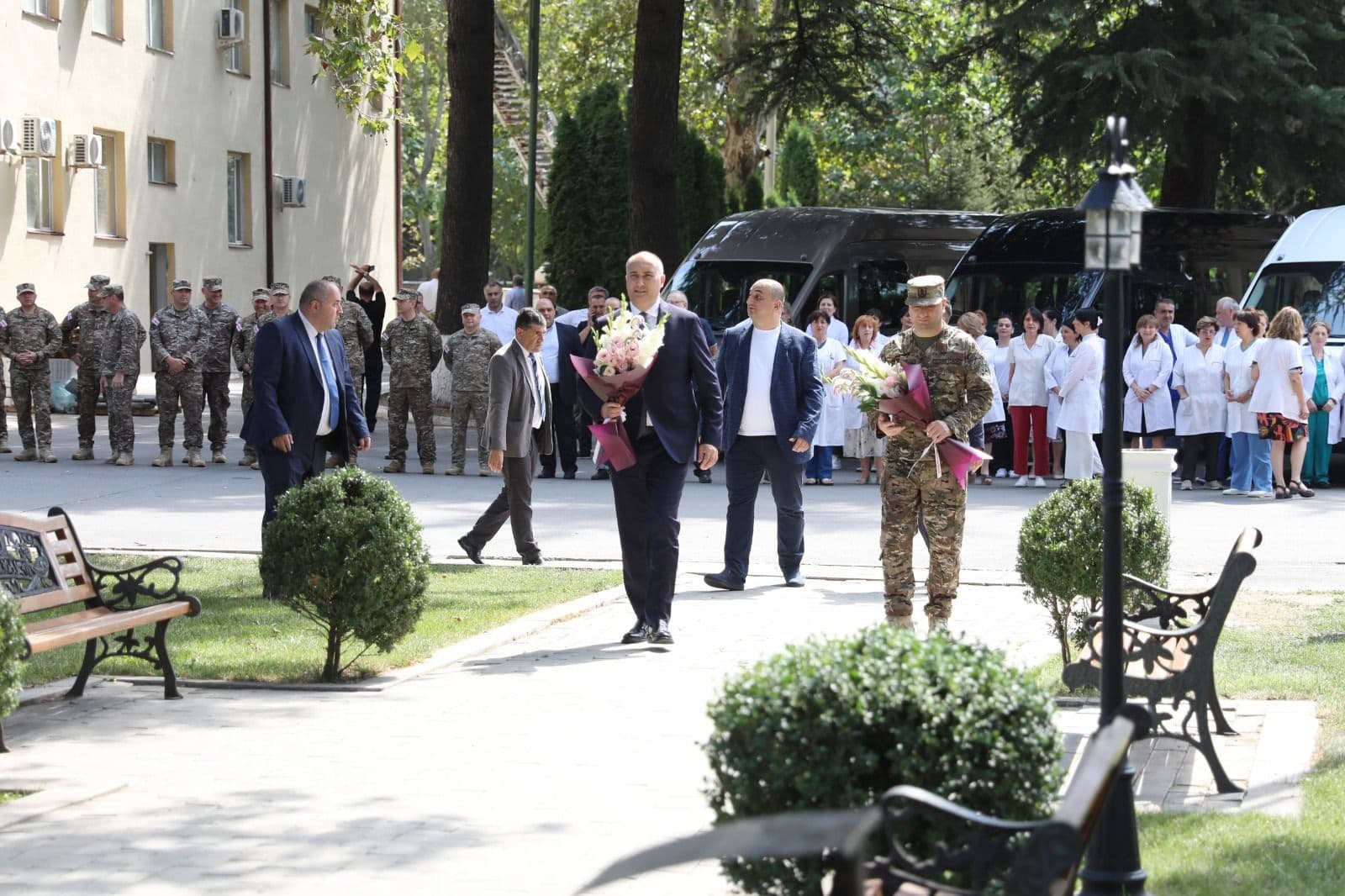 Frontnews image description