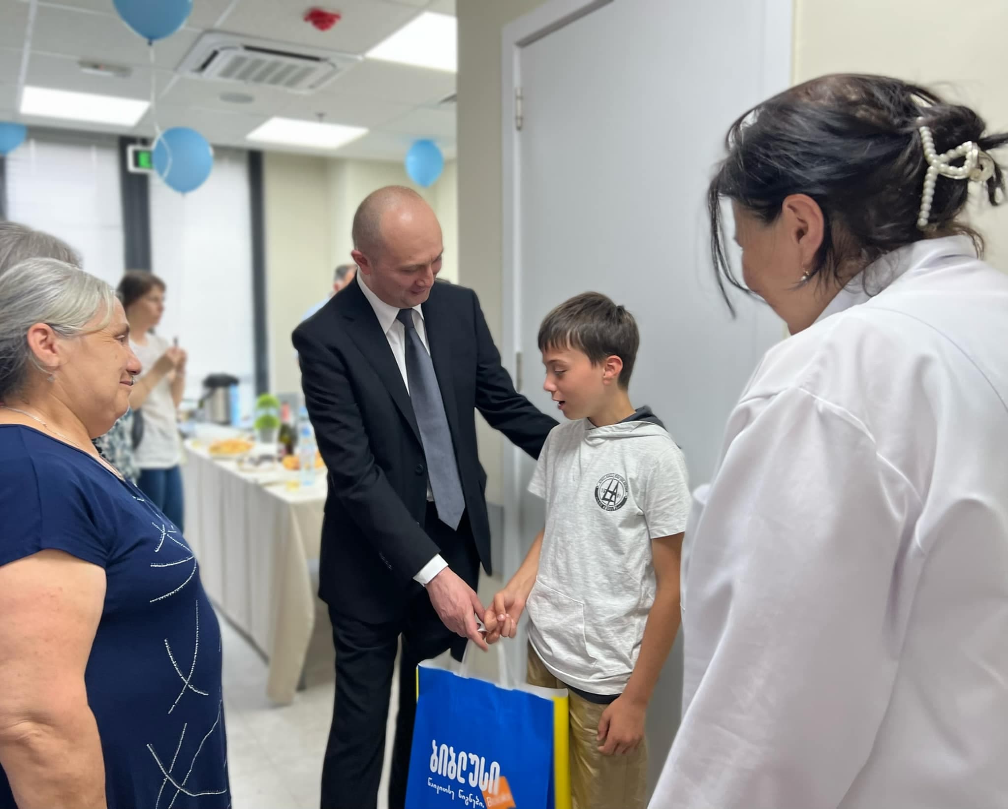 Frontnews image description