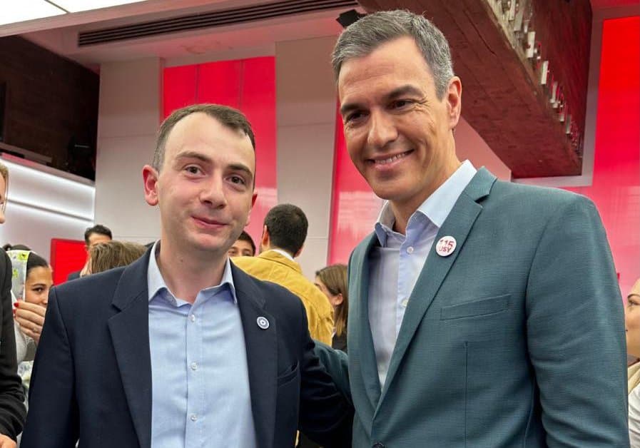 Frontnews image description