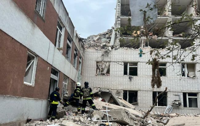 “ეს არ მოხდებოდა, უკრაინას რომ მიეღო საკმარისი საჰაერო თავდაცვის სისტემები” – სამი სარაკეტო დარტყმა ჩერნიგოვზე, მსხვერპლი და ბევრი დაშავებული