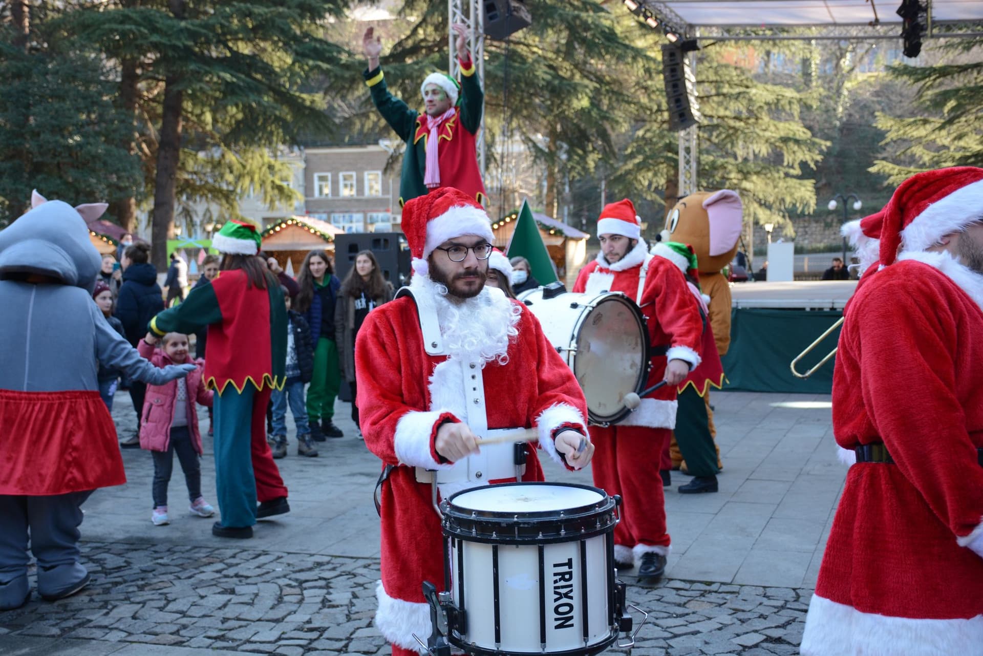 Frontnews image description