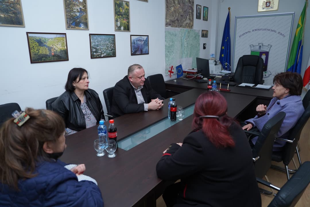 ჩეხეთის საელჩო ჭიათურის დღის ცენტრ “ჯეჯილის” ეზოს კეთილმოწყობას დააფინანსებს