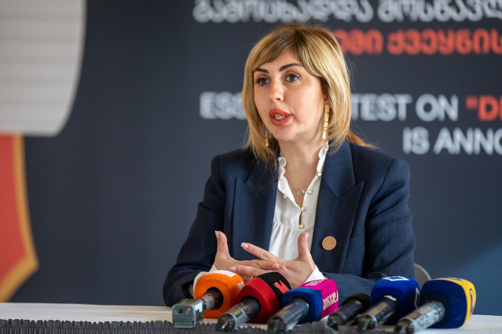 Frontnews image description