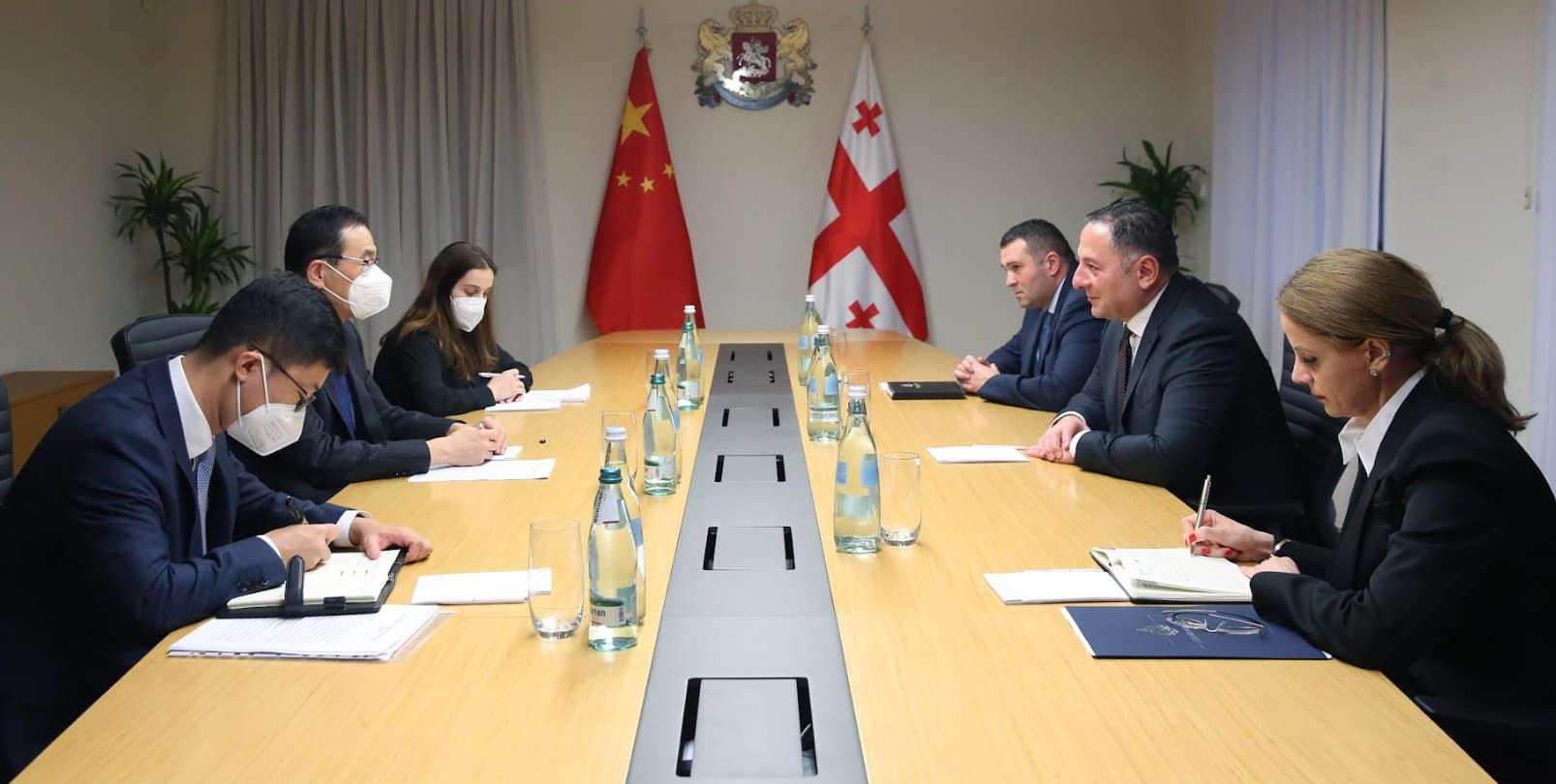 Frontnews image description