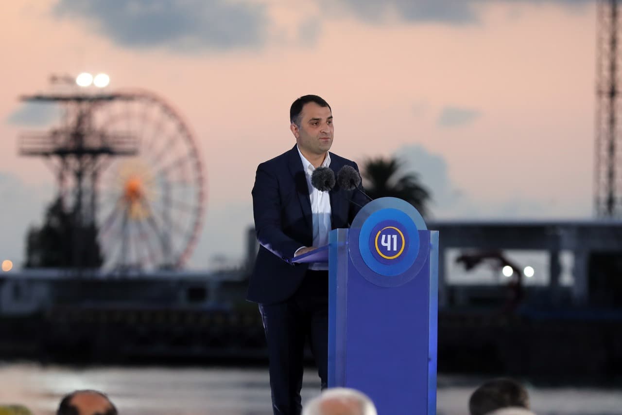 Frontnews image description