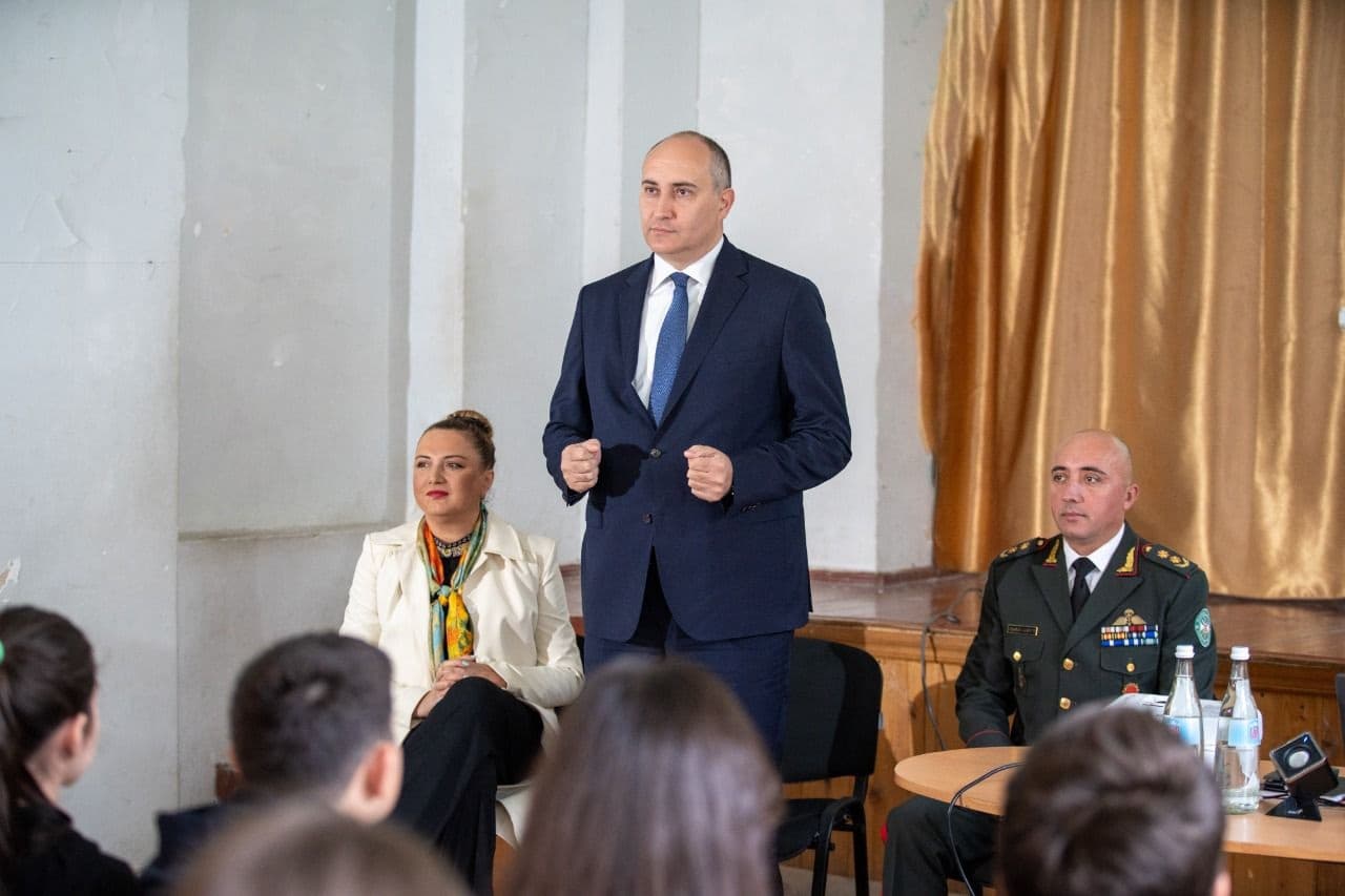 Frontnews image description