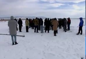 ზეღდულეთში სადავო მიწის ფართობზე აგვისტოს ომში დაღუპული სამხედროების ფოტოებით ბანერი დადგეს