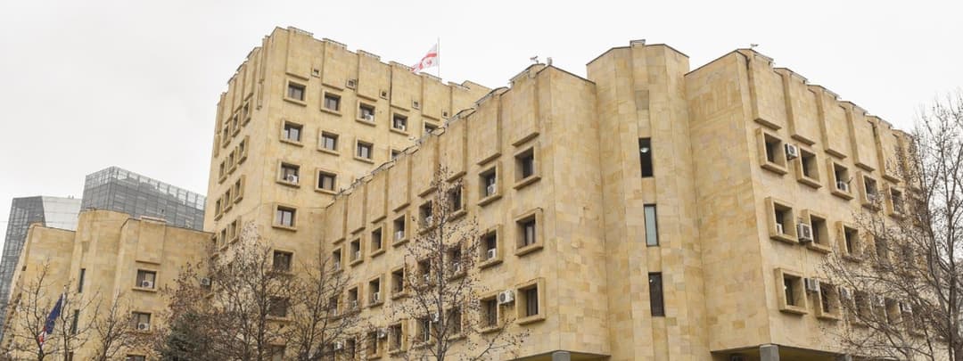 ზუგდიდში ქალზე განხორციელებული ძალადობის ფაქტზე პოლიციის თანამშრომელი დააკავეს