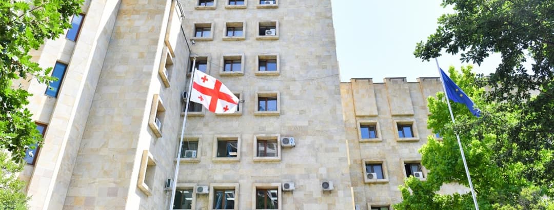 პროკურატურამ ყალბი ფულის დამზადების და გასაღების ფაქტზე ორ პირს ბრალდება წარუდგინა