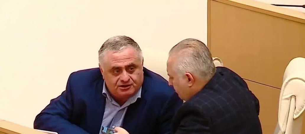 ვიქტორ ჯაფარიძე – გაასაჯაროონ კადრები, ეს არის აფერისტი და სიმულანტი, მეც დიაბეტი მაქვს და გავხდი, 26 კილო დავიკელი, ამიტომ უნდა ვიტირო?