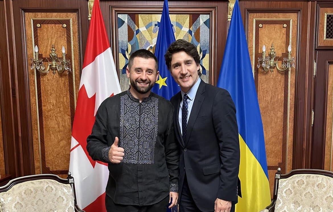 Frontnews image description