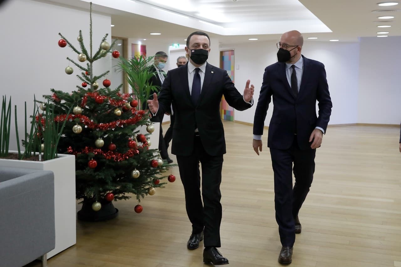 Frontnews image description