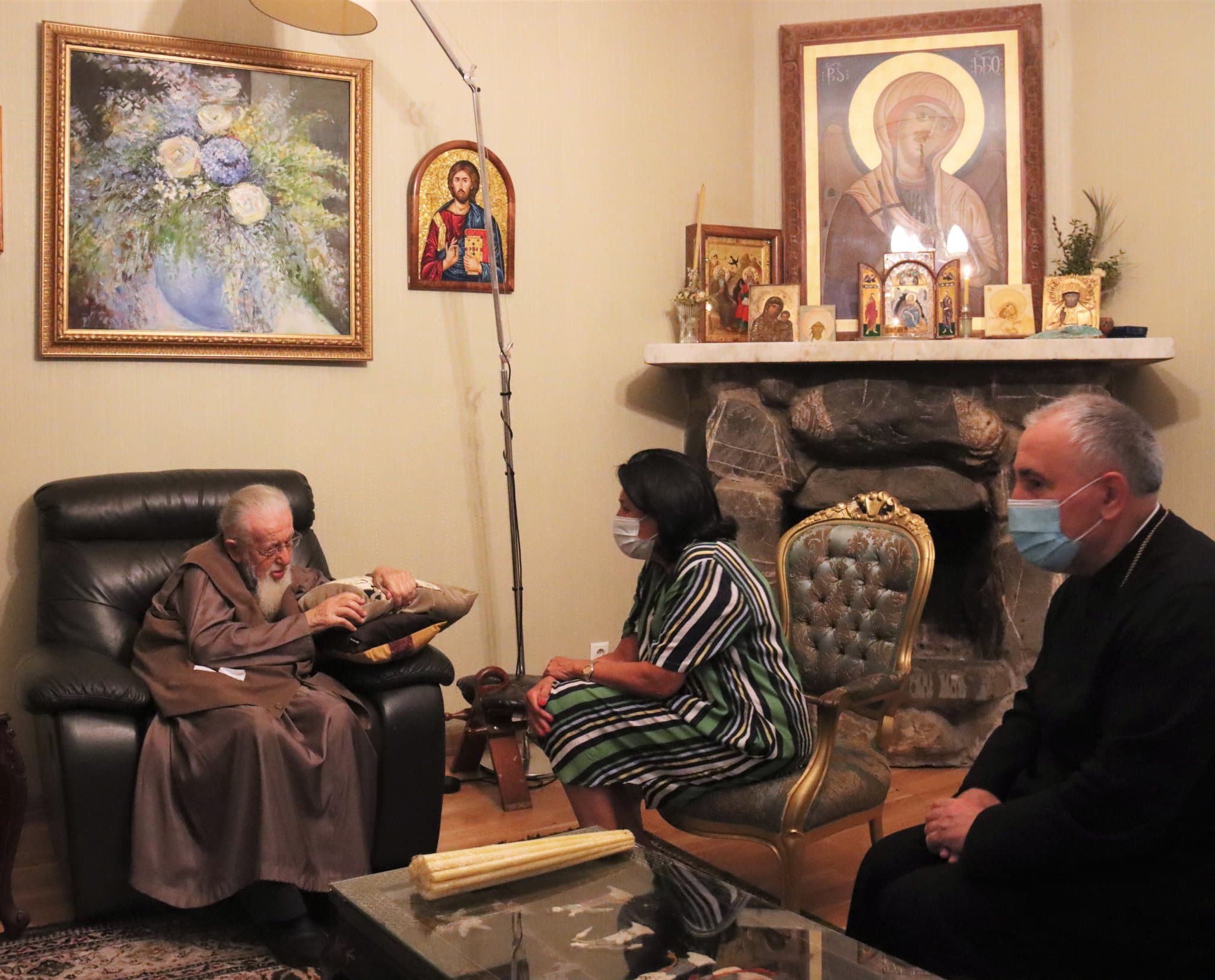 Frontnews image description