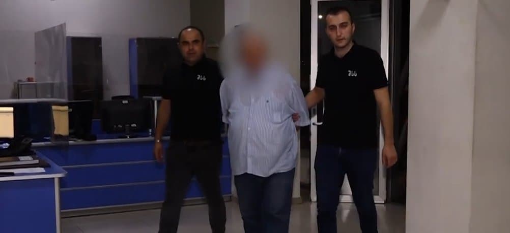 დააკავეს კანისა და ვენერიულ დაავადებათა დისპანსერის ექიმი, რომელმაც კლინიკის ხელმძღვანელი დაჭრა