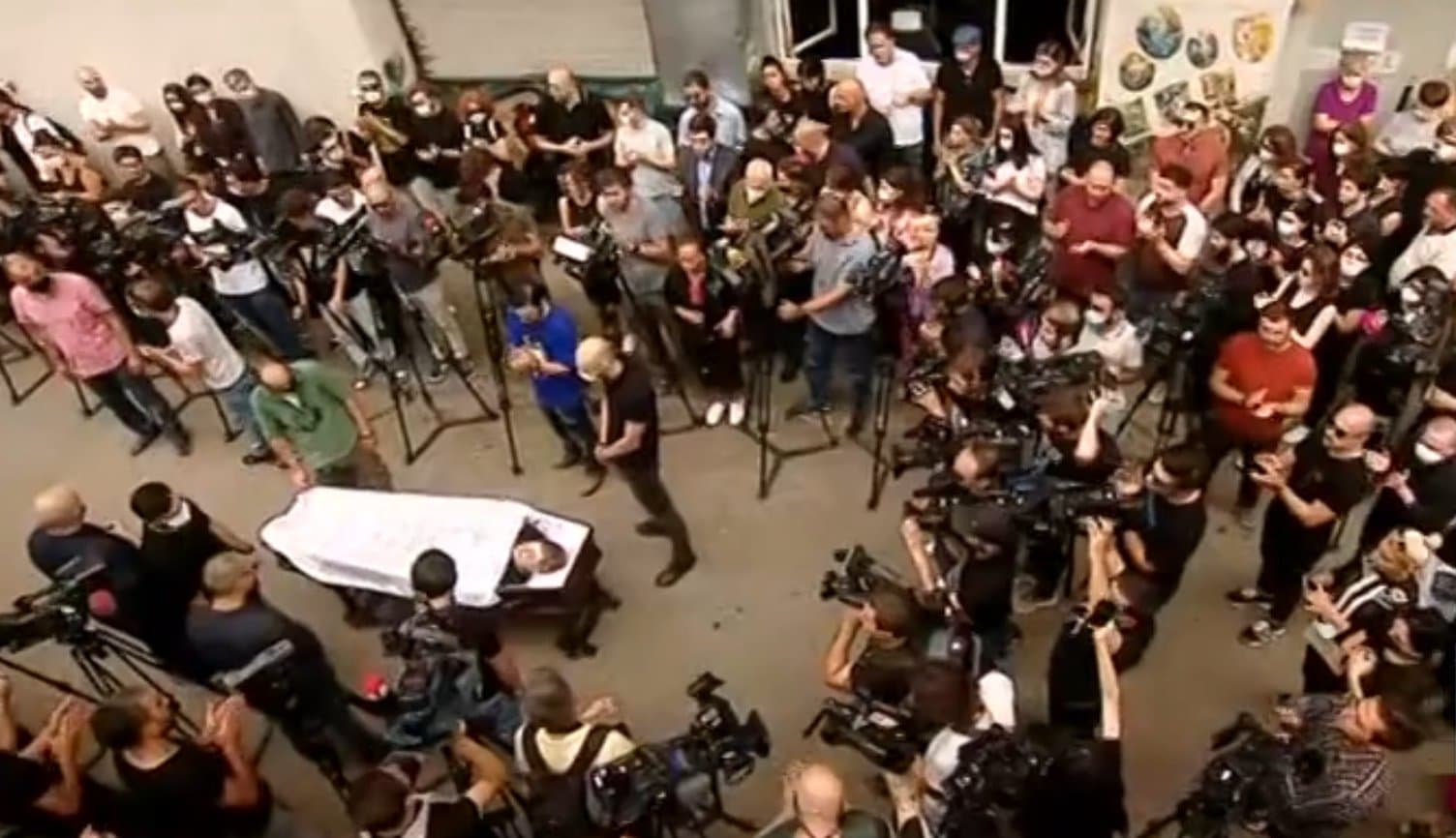 Frontnews image description